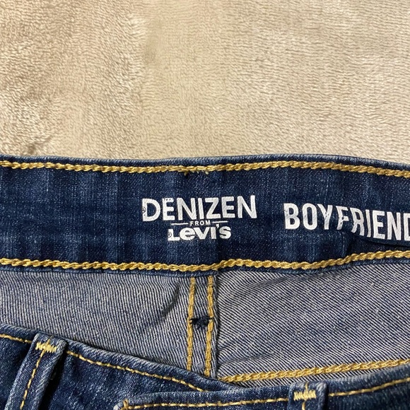 Lots and lots of jeans - Picture 2 of 16